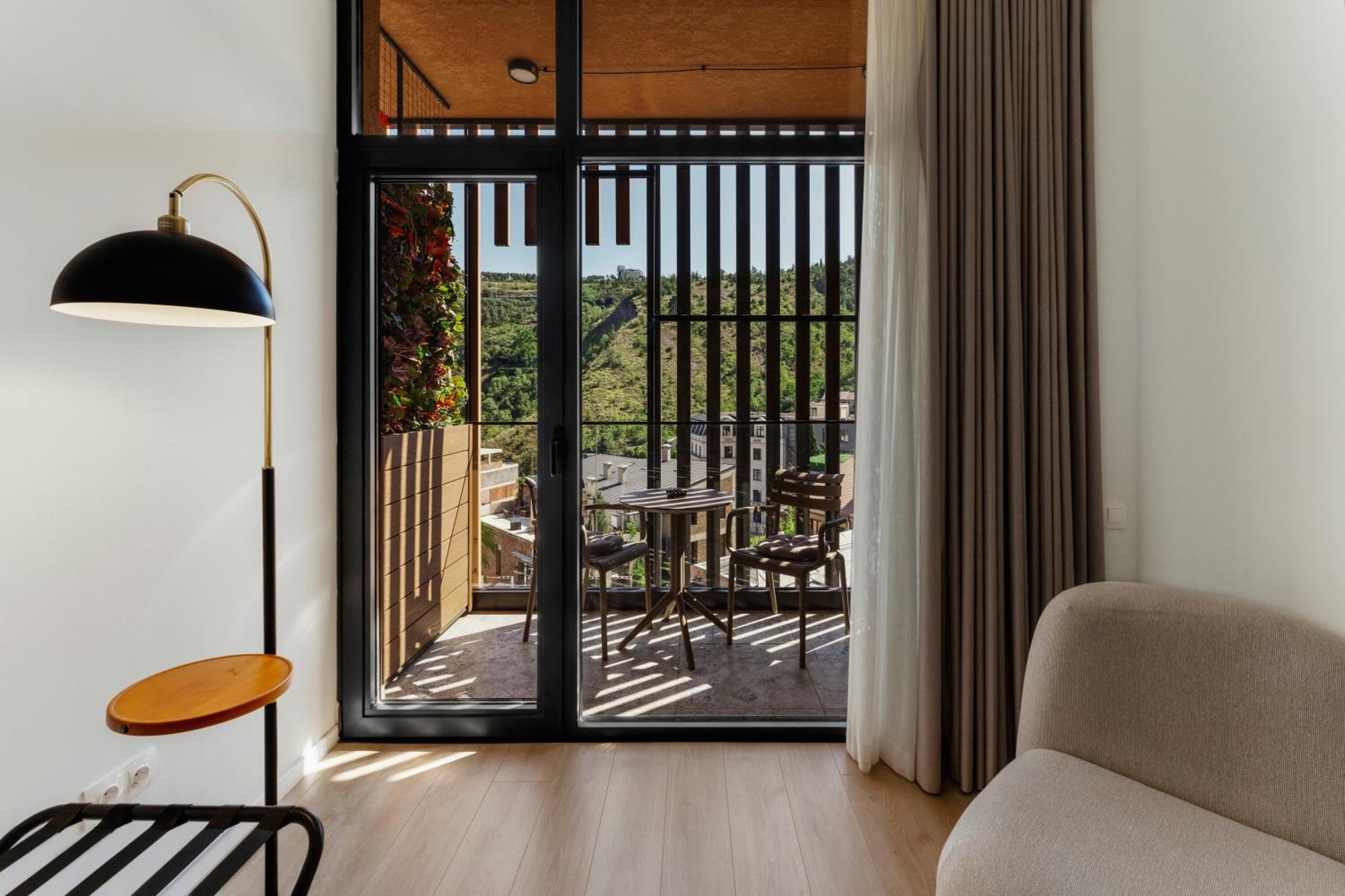 Solridge Aparthotel Tbilisi Exteriör bild